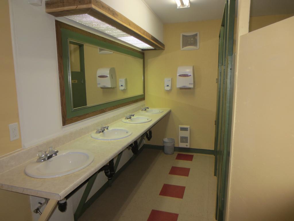 Brackley Beach Hostel Номер фото